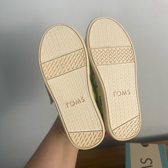TOMS Unisex-Child Alpargata Loafer pistachio green cozy dog Flat size 11 - Picture 6 of 8